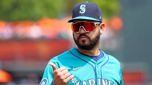 Eugenio Suarez struggling with slugging after trade to Mariners | Yardbarker