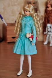 Barbie puppen barbie kleider babyborn schnittmuster spielzeug nähen nähen baby stofftiere so puppenkleider sind ja schnell zugeschnitten (das mag ich am nähen am wenigsten) und genäht. Miss Polly Had A Dolly Barbie Kleider Puppenkleidung