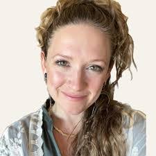 Michelle Derrick's Instagram, Twitter & Facebook