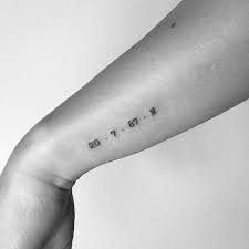 What is a poke tattoo? Stick And Poke Tattoo Medium
