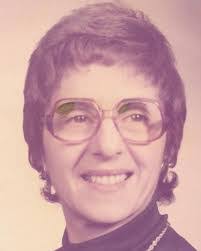 Elizabeth Elia's Instagram, Twitter & Facebook