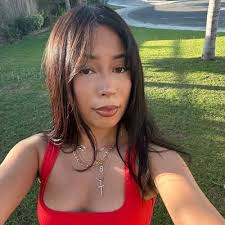 lupe jauregui (@lupe_jd)