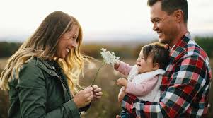 Wedding announcements, invitations, and save the dates: 20 Family Holiday Cards To Make The Season Bright