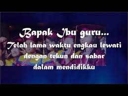 Guru yang baik itu memberi sesuatu yang bisa dipikirkan di rumah selain pr.. Kata Kata Mutiara Buat Bu Guru