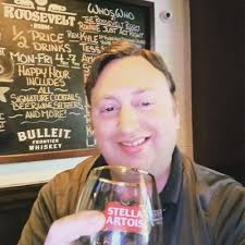 Melody Robertson (@Memeinthehouse)