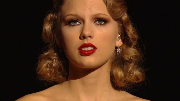 Taylor Swift - "Innocent" at the 2010 VMAs