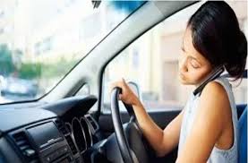 Rajasthan HC Orders On Talking Mobile While Driving Can Cancel License - राजस्थान में अब ड्राइविंग करते समय मोबाइल यूज करना पड़ेगा महंगा, हाईकोर्ट ने जारी किए आदेश | Patrika News
