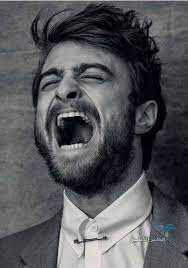 صور رجل و شاب حزين مؤلمة جدا اروع خلفيات ورمزيات شباب ورجال حزينة 2021 الطير الأبابيل In 2020 Daniel Radcliffe Portrait Face Expressions