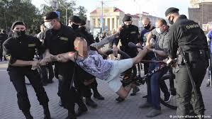 Präsident lukaschenko löst regierung auf. Festnahmen Bei Protesten In Weissrussland Aktuell Europa Dw 20 06 2020