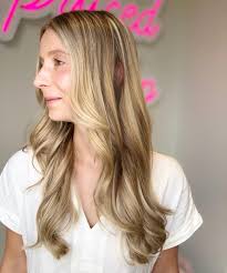 Marissa Melvin's Instagram, Twitter & Facebook