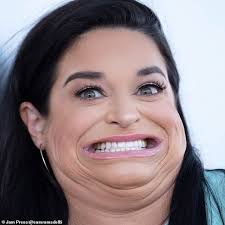 Samantha ramsdell, from connecticut in the us, broke the record for the world's largest mouth gape of a female measuring in at 6.5cm. Jwlhvg9a9rfc3m