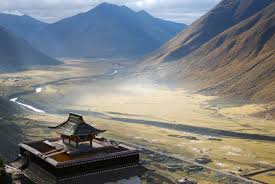 Listen to 7 anni in tibet compilation by fly project on deezer. Sette Anni In Tibet Storia Di Un Viaggio E Di Un Amicizia Sul Tetto Del Mondo Meteotrip