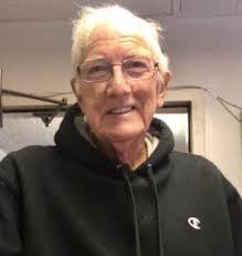 Lynn Arnett's Instagram, Twitter & Facebook