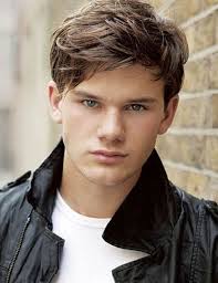 If It Was A Movie Jeremy Irvine From War Horse Would Play Rob Stevens The 16 Year Old Guitar Player Of The Ti Jeremy Irvine Actors Hottest Male Celebrities