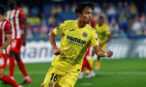 Он играет на позиции правый вингер. Auch Getafe An Kubo Dran