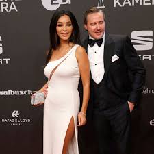 Große bekanntschaft erlangte sie vor allem 1996, als verona (damals noch feldbusch) dieter bohlen (64) heiratete. Verona Pooth Schwanger Mit 51 Bunte De