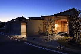 車好きが住む平屋 kotori se構法 平屋 ガレージ 車 バイク 耐震 北欧 diy 外構 平屋の家 マイホーム 外観 片流れ