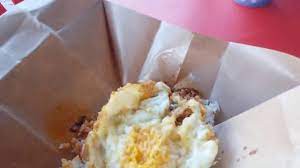 Nasi lemak menggambarkan perpaduan dan keharmonian malaysia kerana setiap ramuannya sama penting seperti kita rakyat malaysia yang menurut liew lagi, sebagai tanda penghargaan pemberian 10,000 kotak nasi lemak adalah perkara yang sangat bermakna bagi pihaknya kerana ia bukan. Pembungkusan Nasi Lemak Yang Kreatif Youtube
