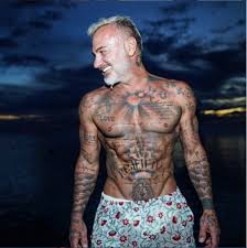 Последние твиты от gianluca vacchi (@gianluca_vacchi). Le Fidanzate Di Gianluca Vacchi Da Jennifer Lopez Alla 23enne Sharon Fonseca