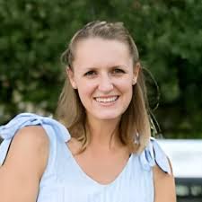 Heidi Dummer's Instagram, Twitter & Facebook