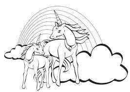 Le bambine potranno sbizzarrirsi a personalizzare gli unicorni con qualsiasi colore passi loro per la testa e a renderli unici e meravigliosi! Disegno Di Unicorni Per Bambini Da Stampare Gratis E Colorare