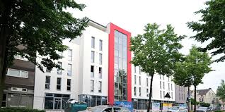 Die metropole bietet eine einzigartige mischung zwischen stabiler wirtschaft, einer hohen freizeitdichte und zahlreichen grünflächen. Unter Unserer Bautragerschaft Moderne Studentenwohnanlage In Bonn Beuel Bauunternehmung Lanzerath