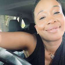 It's 80 degrees and they gave us a scarf.. 🤔 what yall think? Dodgers get  a W or L? Dodgers