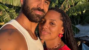 Família reunida! Viola Davis aparece sorridente em foto rara com o marido e  a filha