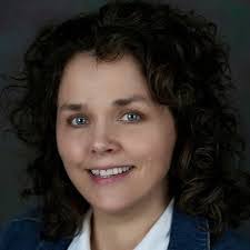 Arlene Redmond's Instagram, Twitter & Facebook