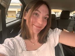 24-year-old elementary school teacher seeking roommates in Clearwater or  St. Pete