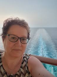 If you found me through chaos gardening or cruises… I promise, I'm still  not qualified for either. But welcome to the journey. I want my content to  be entertaining and fun. I'm