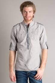 Messieurs, la chemise pour homme est une pièce indispensable dans votre vestiaire masculin, car c'est un véritable symbole d'élégance et de style. Chemise Homme Collection Chemise Bonobo Chemise Homme Fashion Vetements Homme Habillement Homme