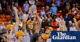 She currently plays with the phoenix mercury of the women's national basketball association (wnba). Wnba Star Brittney Griner Wife Of Glory Johnson Suspended For Seven Games Us Sports The Guardian