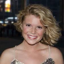 Sarah Poe's Instagram, Twitter & Facebook