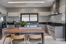 Cozinha Preta Cinza E Amadeirada Com Ladrilho Hidraulico E Ilha Decor Salteado Blog De Decoracao Arquitetura E Construcao Ladrilho hidráulico, geométrico e florão 20x20 ou 10x10. cozinha preta cinza e amadeirada com