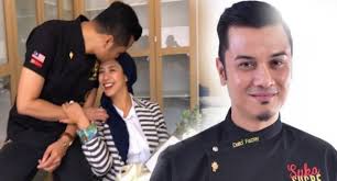 Penyanyi dan cef selebriti datuk fazley yaakob dan isterinya, datin azrene soraya abdul aziz akan naik pelamin untuk kali kedua pada november depan. Buat Kejutan Kepada Isteri Netizen Puji Dato Fazley Yaakob Suami Mithali Gosip Socmed Hiburan Trending Cari Infonet