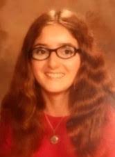 Lois Gow's Instagram, Twitter & Facebook