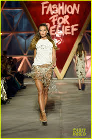 Elle macpherson my drinking secret. Kate Moss Catwalk Famous Person