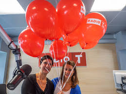 We did not find results for: Orf Tirol Unsere Heutige Luftballonreporterin Daniela Schmiderer Schaut Vor Dem Start In Den Bezirk Landeck Noch Bei Moderatorin Waltraud Kiechl Im Radiostudio Vorbei Facebook
