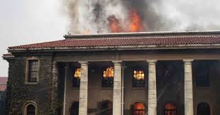 All university of cape town (uct) students have been evacuated by emergency support staff as the fire spreads to campus. Kvk Infpxoyhdm