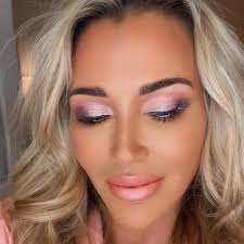 Todays Makeup Look I used Eyeshadows- Miranda, Heated, Aminta, Bermuda,  Heaven and Peach Soda with StarStruck Blush. Lip Liner Boss Babe and Happy  Lipstick with Peach soda eyeshadow