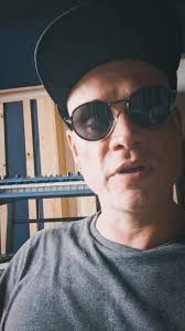 Quem topa uma festa durante o dia para o carnaval?, Reservei um espaço  lindo com capacidade para 300 pessoas bem no coração de Curitiba, para o  dia 1º de março. Acabei de liberar os primeiros ...