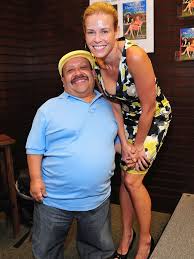 An upstanding community of chelsea fans and little people. Chelsea Handler Pays Tribute To Sidekick Chuy Bravo After His Death People Com