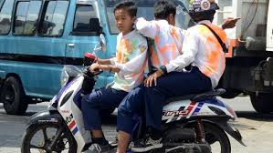 Mewarnai gambar profesi bagian 1. Taktik Usang Polisi Didik Remaja Tertib Lalu Lintas