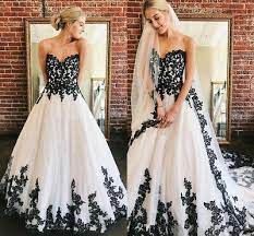 Um brautkleider günstig kaufen zu können, gibt es einige dinge, die ihr beachten solltet. Bead Schwarz Weiss Gotische Brautkleider Tragerloses Schnur Landgarten Brautkleid Ebay