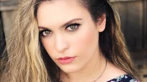 Aimee Meunier's Instagram, Twitter & Facebook