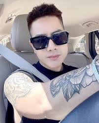 Louis Tran's Instagram, Twitter & Facebook