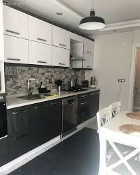 Bu Modern Stil Dekor Grinin Nuanslariyla Sade Ve Keyifli Dekor Modern Ve Modern Mutfak Tasarimi