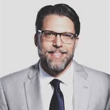 Kim Fetzer's Instagram, Twitter & Facebook