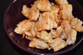 Servim sosul chinezesc cu orez imediat. Pui Chinezesc Cu Usturoi Si Ghimbir Carte De ReÈ›ete